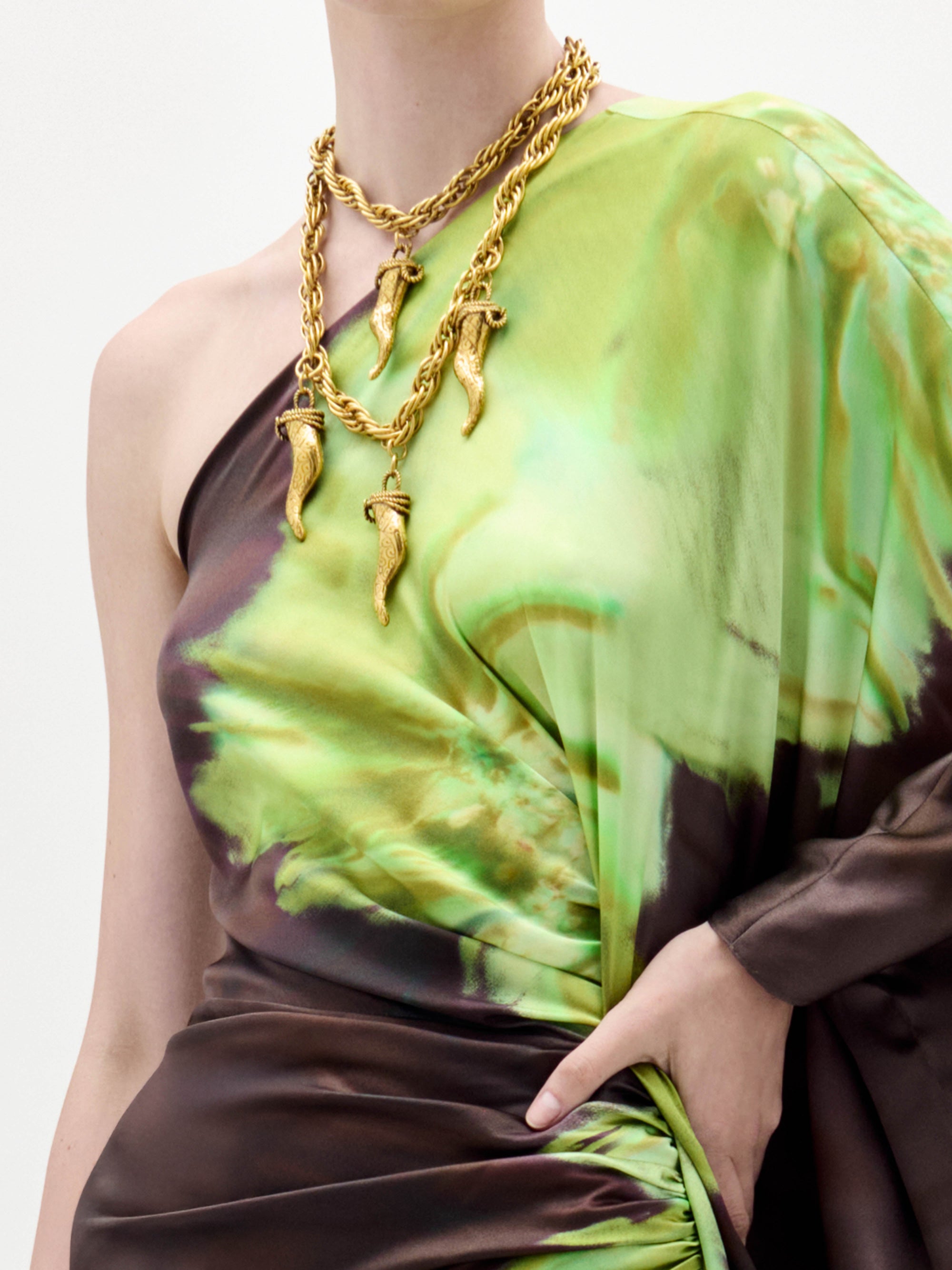 97___Matilda_Necklace___Gold___PRE_SPRING_2026_DETAIL_1