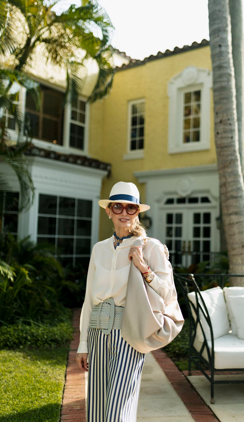 silvia_tcherassi_with_sofia_bag_beige_